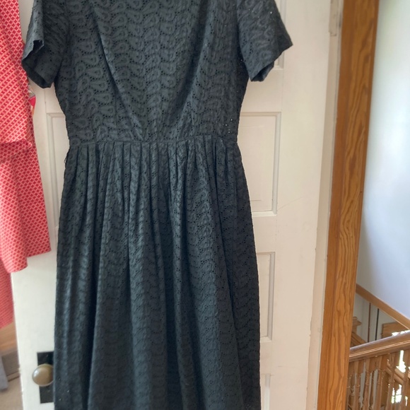 “Quaker Lady” black eyelet 1950s dress w/ scalloped boat neck full skirt - Picture 6 of 10